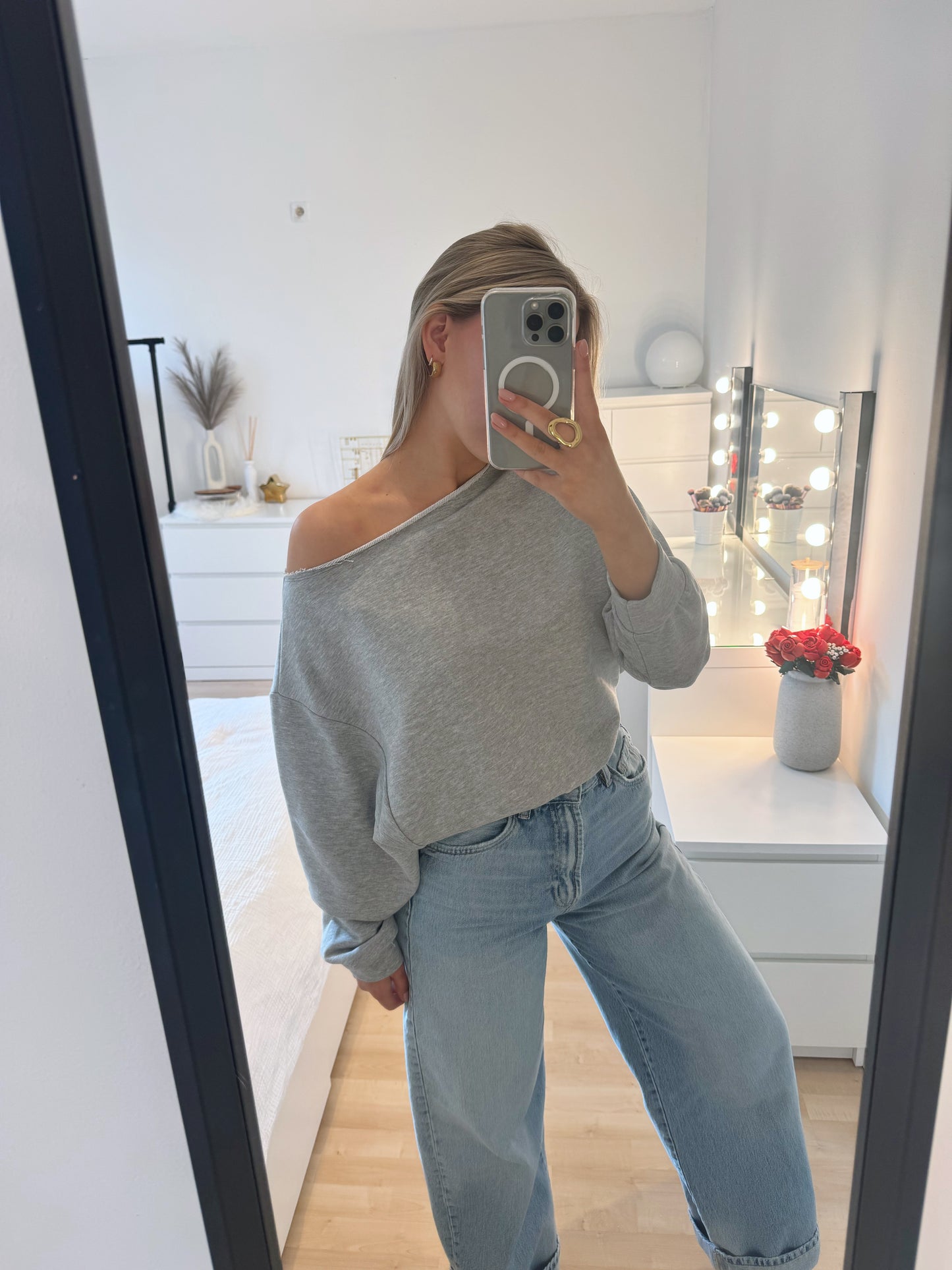 Molly Off Shoulder - Grey